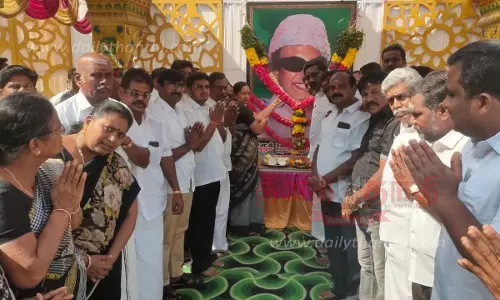 எம்.ஜி.ஆரின் நினைவு தினம்