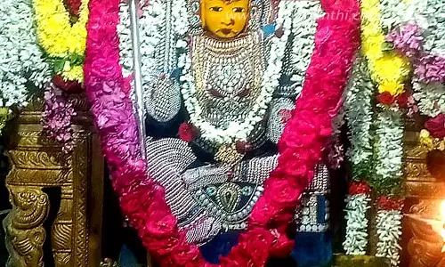 அம்மன் கோவில்களில் சிறப்பு பூஜை அம்மன் கோவில்களில் சிறப்பு பூஜை