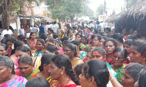 தாலுகா அலுவலகத்தை பொதுமக்கள் முற்றுகை தாலுகா அலுவலகத்தை பொதுமக்கள் முற்றுகை