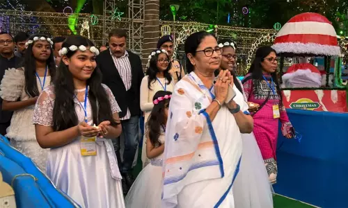 கிறிஸ்துமஸ் விழாவில் மம்தா பானர்ஜி பங்கேற்பு