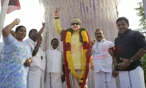 எம்.ஜி.ஆர். நினைவு தினம் அனுசரிப்பு எம்.ஜி.ஆர். நினைவு தினம் அனுசரிப்பு