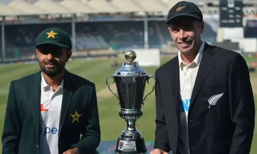 நியூசிலாந்துக்கு எதிரான முதல் டெஸ்ட்: டாஸ் வென்ற பாகிஸ்தான் அணி முதலில் பேட்டிங் செய்ய முடிவு நியூசிலாந்துக்கு எதிரான முதல் டெஸ்ட்: டாஸ் வென்ற பாகிஸ்தான் அணி முதலில் பேட்டிங் செய்ய முடிவு