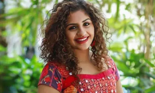 நடிகை நூரின் ஷெரிப் திருமண நிச்சயதார்த்தம்