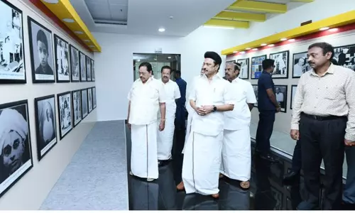 ராஜாஜியின் சிறப்பு புகைப்பட கண்காட்சி - நேரில் பார்வையிட்ட முதல்-அமைச்சர் மு.க.ஸ்டாலின்