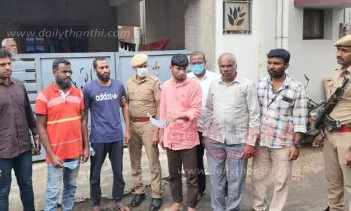 கைதான 5 பேரை வீடுகளுக்கு அழைத்து சென்று விசாரணை