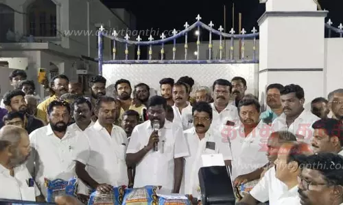 தி.மு.க. சார்பில் நலத்திட்ட உதவிகள் தி.மு.க. சார்பில் நலத்திட்ட உதவிகள்