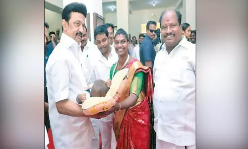 தாம்பரம் மாநகராட்சி மேயர் குழந்தைக்கு திராவிட அரசன் என பெயர் சூட்டிய முதல்-அமைச்சர்