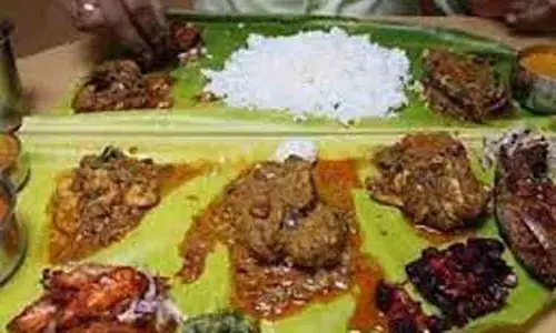 கால்பந்து ரசிகர்கள் சார்பில் அசைவ விருந்து