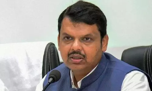 மும்பையை கர்நாடகம் உரிமை கோருவதா..? - மராட்டிய சட்டசபையில் கடும் கண்டனம்