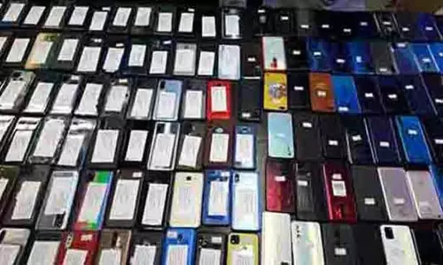 தொலைந்த  55 செல்போன்கள் மீட்பு