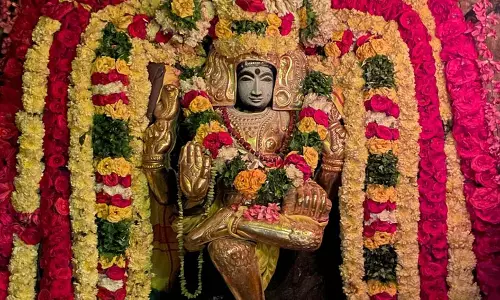 குருபகவான் கோவிலில் சிறப்பு வழிபாடு குருபகவான் கோவிலில் சிறப்பு வழிபாடு