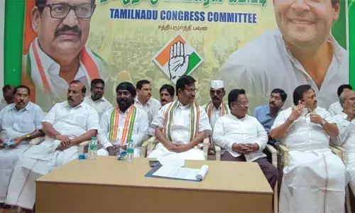 ஒப்பந்த ஆசிரியர்களுக்கும் பொங்கல் போனஸ் வழங்க வேண்டும் - கே.எஸ்.அழகிரி ஒப்பந்த ஆசிரியர்களுக்கும் பொங்கல் போனஸ் வழங்க வேண்டும் - கே.எஸ்.அழகிரி