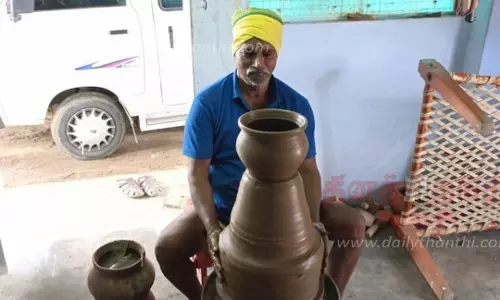 பானைகள் தயாரிக்கும் பணி தீவிரம்