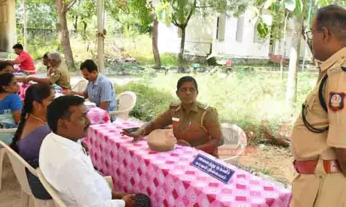 போலீசாரின் சிறப்பு முகாமில் 28 மனுக்களுக்கு உடனடி தீர்வு