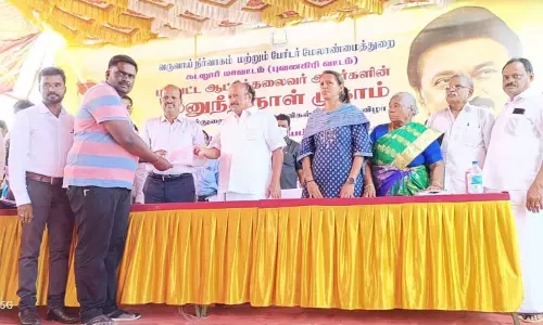 அழிச்சிக்குடியில் மனுநீதி நாள் முகாம்585 பேருக்கு நலத்திட்ட உதவிகள்அமைச்சர் எம்.ஆர்.கே.பன்னீர்செல்வம் வழங்கினார்