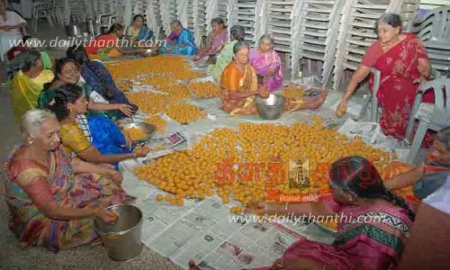 வருகிற 2-ந் தேதிஈரோடு கோட்டை பெருமாள் கோவிலில் சொர்க்கவாசல் திறப்பு வருகிற 2-ந் தேதிஈரோடு கோட்டை பெருமாள் கோவிலில் சொர்க்கவாசல் திறப்பு