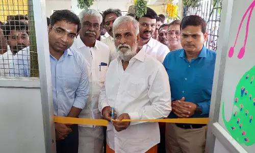 திருச்செந்தூர் கோவிலில்செல்போன் பாதுகாப்பு அறை: அமைச்சர் சேகர்பாபு திறந்துவைத்தார்