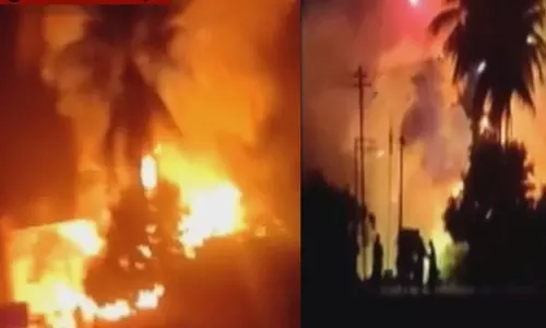 நாமக்கல்: வீட்டில் பதுக்கி வைத்திருந்த பட்டாசுகள் வெடித்து விபத்து - மூதாட்டி உட்பட 3 பேர் உயிரிழப்பு