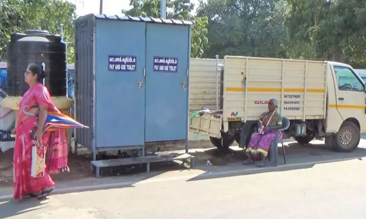 மாமல்லபுரம் வெண்ணை உருண்டை பாறை வளாகத்தில் தண்ணீர் பற்றாக்குறையால் கழிவறை மூடப்படும் அவலம்