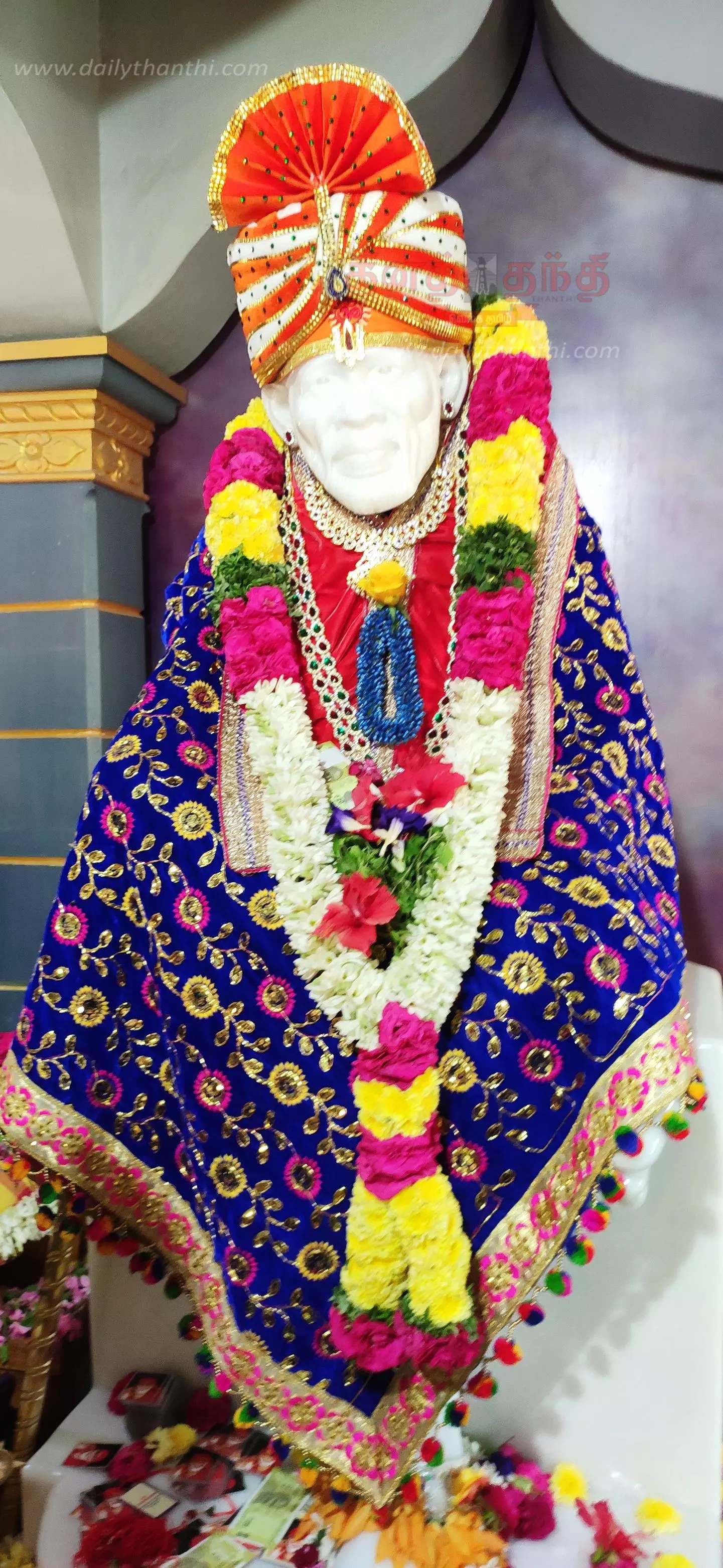 ஆங்கில புத்தாண்டையொட்டிசாய்பாபா கோவிலில் அன்னதானம்ராமலிங்கம் எம்.எல்.ஏ. தொடங்கி வைத்தார்