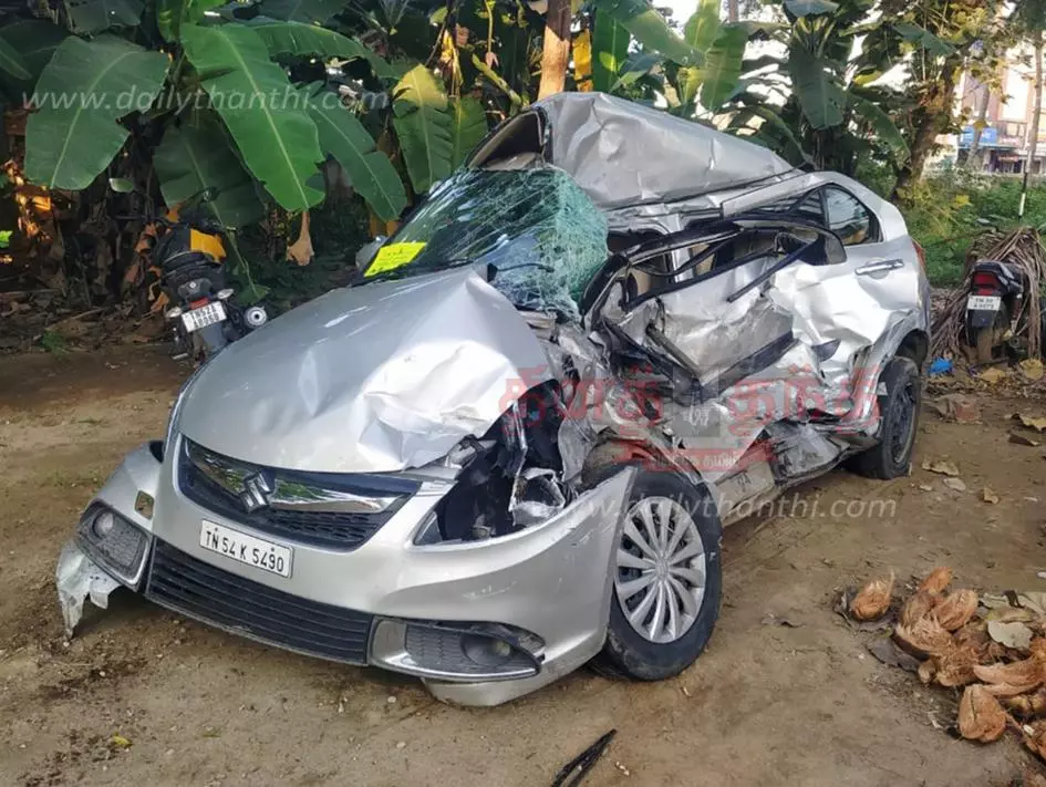 ஆட்டையாம்பட்டி அருகே தனியார் பஸ்-கார் மோதியதில் பெண் பலி-வளைகாப்பு நிகழ்ச்சிக்கு சென்ற போது பரிதாபம்