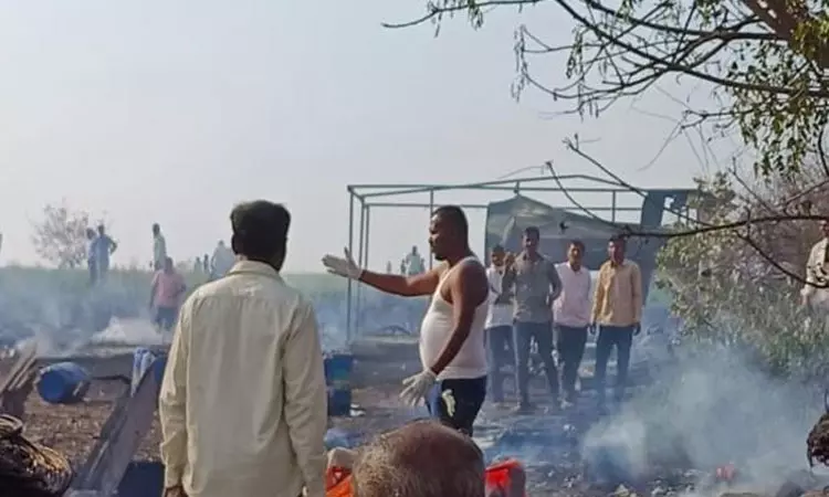 மராட்டியத்தில் பட்டாசு ஆலை விபத்தில் 5 பேர் உடல் சிதறி பலி 25 தொழிலாளர்கள் காயம்