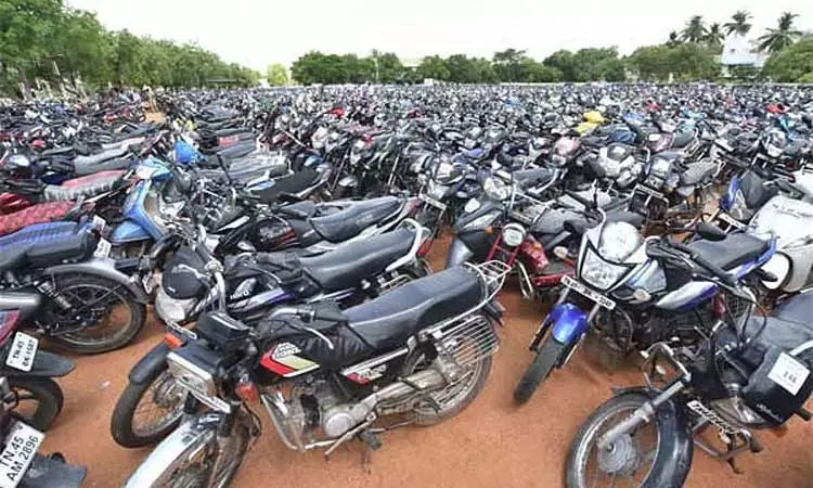 சென்னையில் புத்தாண்டு கொண்டாட்டத்தின்போது பல்வேறு குற்றங்களுக்காக 932 வாகனங்கள் பறிமுதல்