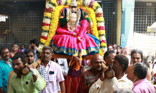 பெருமாள் கோவிலில் இன்று சொர்க்கவாசல் திறப்பு பெருமாள் கோவிலில் இன்று சொர்க்கவாசல் திறப்பு