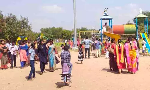 சித்தன்னவாசலில் குவிந்த சுற்றுலா பயணிகள்