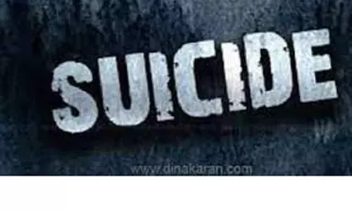 நாக்பூரில் ரெயில் முன் பாய்ந்து போலீஸ் ஏட்டு தற்கொலை நாக்பூரில் ரெயில் முன் பாய்ந்து போலீஸ் ஏட்டு தற்கொலை