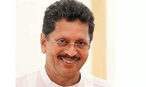 எம்.எல்.ஏ.க்கள் வெளியேறியது பற்றி உத்தவ் தாக்கரே சுய பரிசோதனை செய்தால் 2 அணிகளும் இணையும்- ஷிண்டே அணி கருத்து எம்.எல்.ஏ.க்கள் வெளியேறியது பற்றி உத்தவ் தாக்கரே சுய பரிசோதனை செய்தால் 2 அணிகளும் இணையும்- ஷிண்டே அணி கருத்து