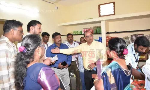 ரேஷன் கடையில் ஆய்வு