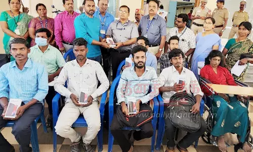 மனுக்கள் மீதான நடவடிக்கை குறித்து மனுதாரர்களுக்கு தெரியபடுத்த வேண்டும்