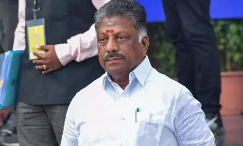 தமிழ்நாட்டில் சட்டம்-ஒழுங்கு சந்தி சிரிக்கிறது - ஓ.பன்னீர்செல்வம் விமர்சனம்