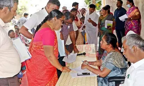 மாநகராட்சி ஒப்பந்த ஓட்டுனர்கள் மேயரிடம் மனு