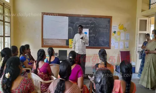 பொள்ளாச்சியில் எண்ணும், எழுத்தும் பயிற்சி முகாம்