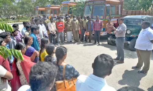 பொள்ளாச்சி வருவாய் கோட்டத்தில் கடந்த ஆண்டு விபத்தில் 145 பேர் உயிரிழப்பு-120 பேரின் ஓட்டுனர் உரிமம் ரத்து