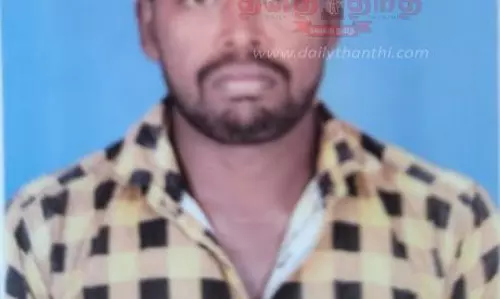 மோட்டார்சைக்கிளில் இருந்துதவறி விழுந்த 2 வாலிபர்கள் சாவுகோவில் திருவிழாவுக்கு சென்றுவிட்டு திரும்பியபோது விபத்து மோட்டார்சைக்கிளில் இருந்துதவறி விழுந்த 2 வாலிபர்கள் சாவுகோவில் திருவிழாவுக்கு சென்றுவிட்டு திரும்பியபோது விபத்து