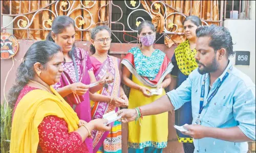 பொங்கல் பரிசு டோக்கன் வழங்கும் பணி தொடங்கியது பொங்கல் பரிசு டோக்கன் வழங்கும் பணி தொடங்கியது