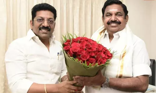 அ.தி.மு.க.வில் இணைந்தார் டாக்டர் சரவணன்...! அ.தி.மு.க.வில் இணைந்தார் டாக்டர் சரவணன்...!