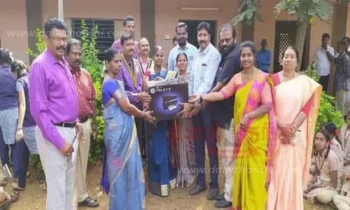 அரசு பெண்கள் மேல்நிலைப்பள்ளிக்கு கம்ப்யூட்டர் பிரிண்டர்