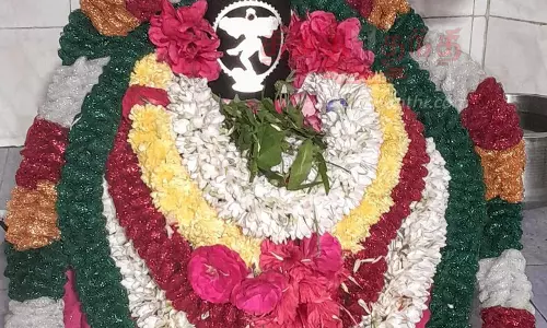 பிரதோஷத்தையொட்டிசிவன் கோவில்களில் சிறப்பு பூஜை