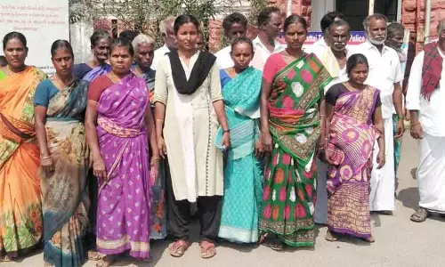 குளத்தில் குளிக்க பட்டியலின பெண்களுக்கு அனுமதி மறுப்பு