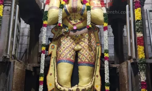 நாமக்கல் ஆஞ்சநேயருக்குஇந்த ஆண்டின் முதல் வெண்ணைகாப்பு அலங்காரம்திரளான பக்தர்கள் சாமி தரிசனம்