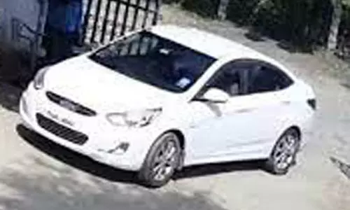 கார் கண்ணாடி உடைப்பு