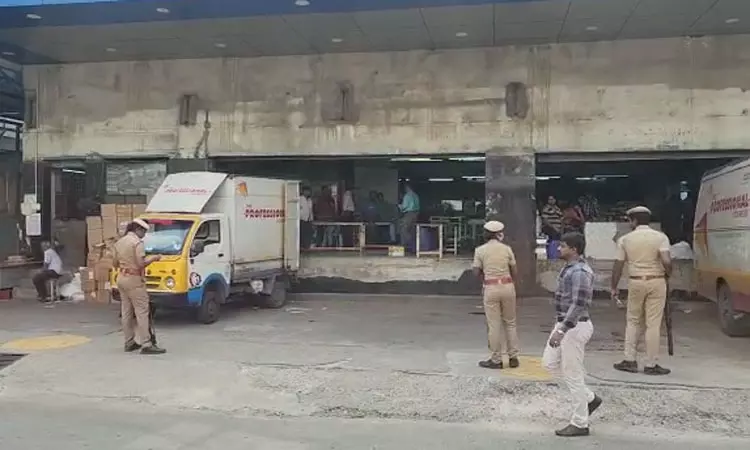 புரொபஷனல் கூரியர் நிறுவனத்துக்கு சொந்தமான இடங்களில் 2-வது நாளாக வருமான வரி சோதனை புரொபஷனல் கூரியர் நிறுவனத்துக்கு சொந்தமான இடங்களில் 2-வது நாளாக வருமான வரி சோதனை