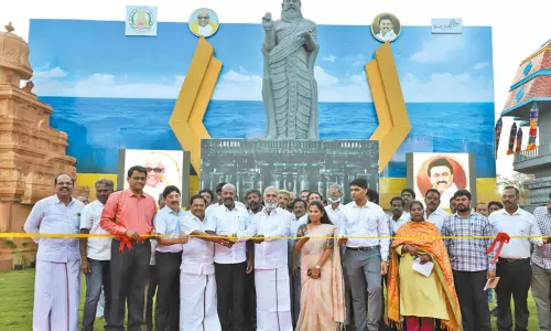 2 ஆண்டுகளுக்கு பிறகு சென்னை தீவுத்திடலில் சுற்றுலா பொருட்காட்சி தொடங்கியது - 70 நாட்கள் நடக்கிறது 2 ஆண்டுகளுக்கு பிறகு சென்னை தீவுத்திடலில் சுற்றுலா பொருட்காட்சி தொடங்கியது - 70 நாட்கள் நடக்கிறது