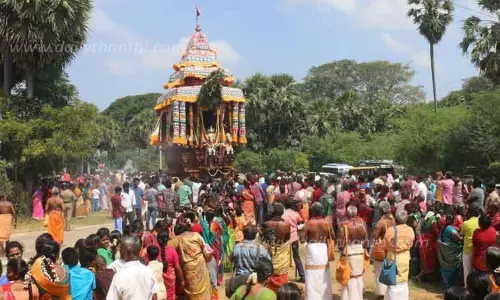 செப்பறை அழகிய கூத்தர்  கோவில் தேரோட்டம்