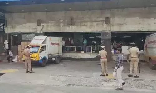 புரொபஷனல் கூரியர் நிறுவனத்துக்கு சொந்தமான இடங்களில் 3-வது நாளாக வருமான வரி சோதனை