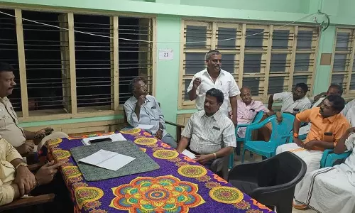 ஆண்டிப்பட்டி அருகே 5-வது நாளாக நெசவாளர்கள் வேலை நிறுத்தம்:பேச்சுவார்த்தை தோல்வி